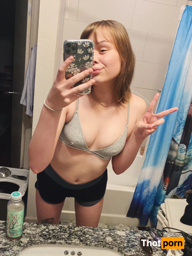 Elle (ﾉ◕ヮ◕)ﾉ*.✧ 8916805