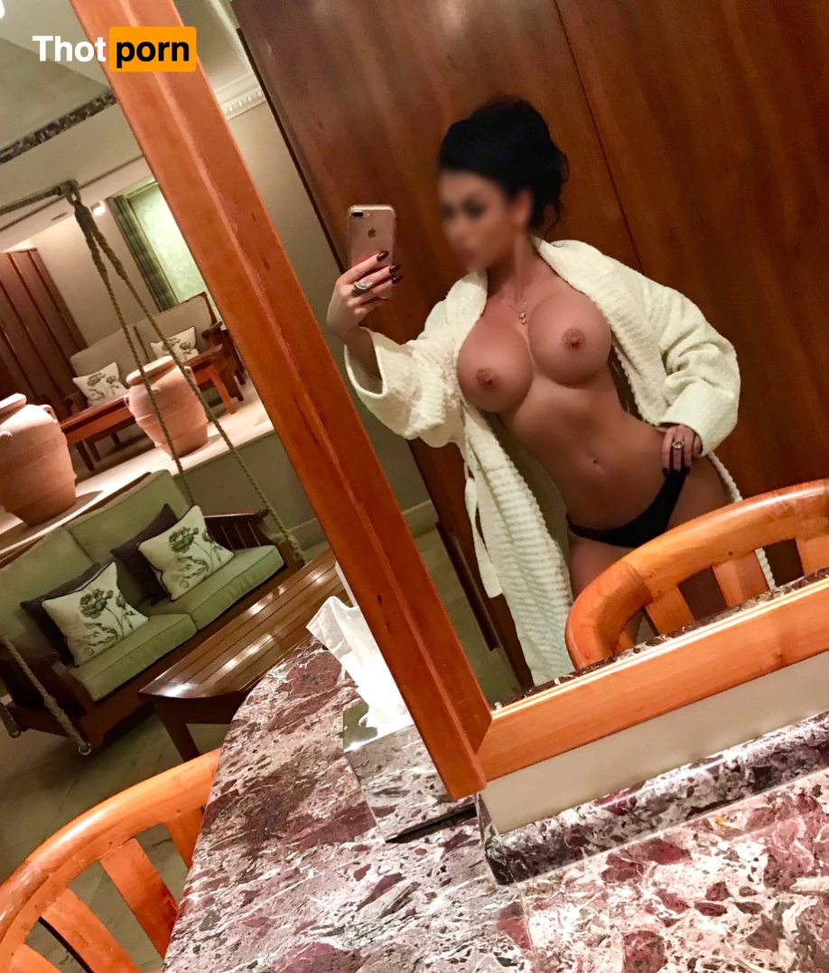 Emily Balfour 8715898