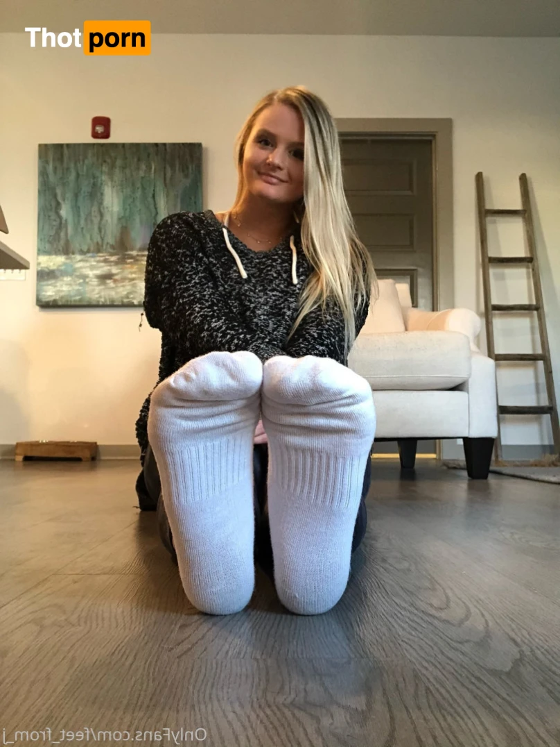 Feet From J 14231944