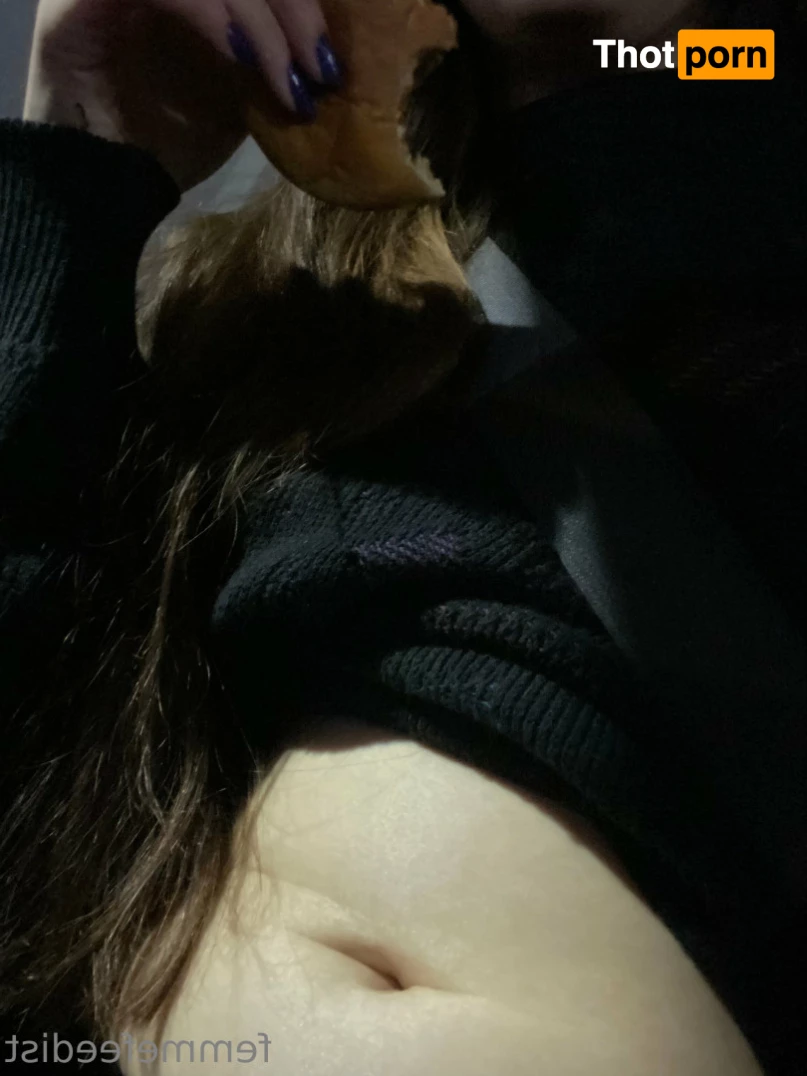 Femme Feedist 8728075