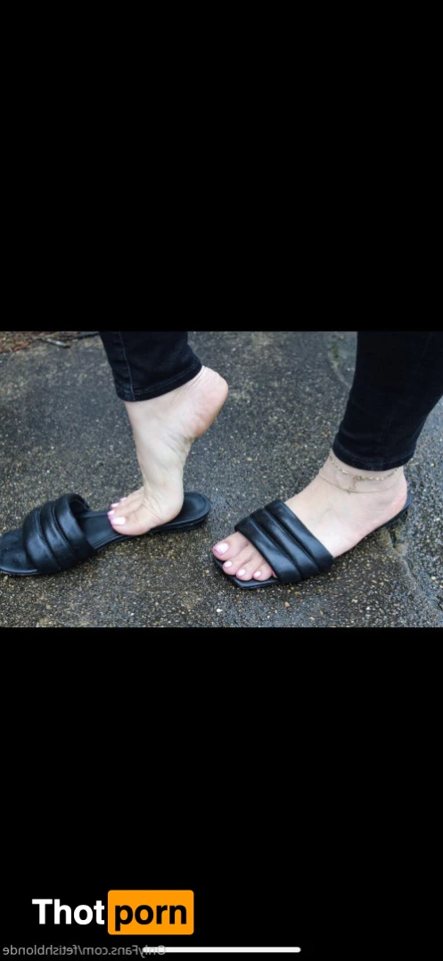 Foot fetish blonde 10209376