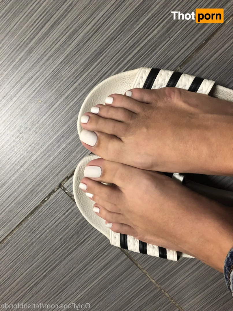 Foot fetish blonde 10213622