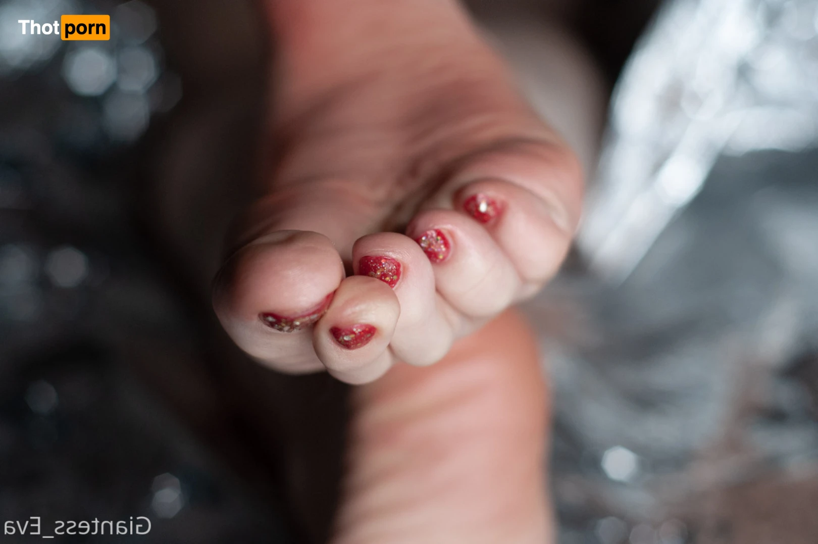 Giantess Eva 11371046