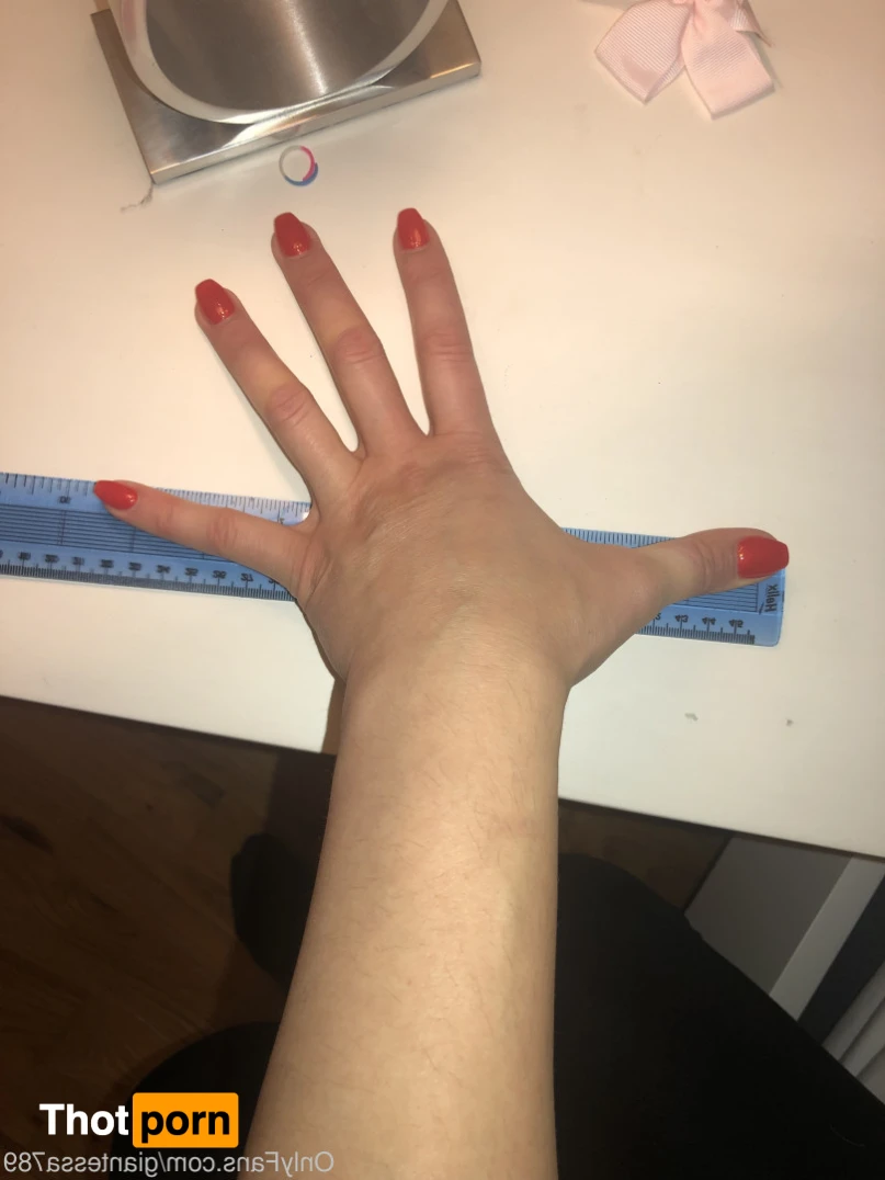 giantessa789 16066531