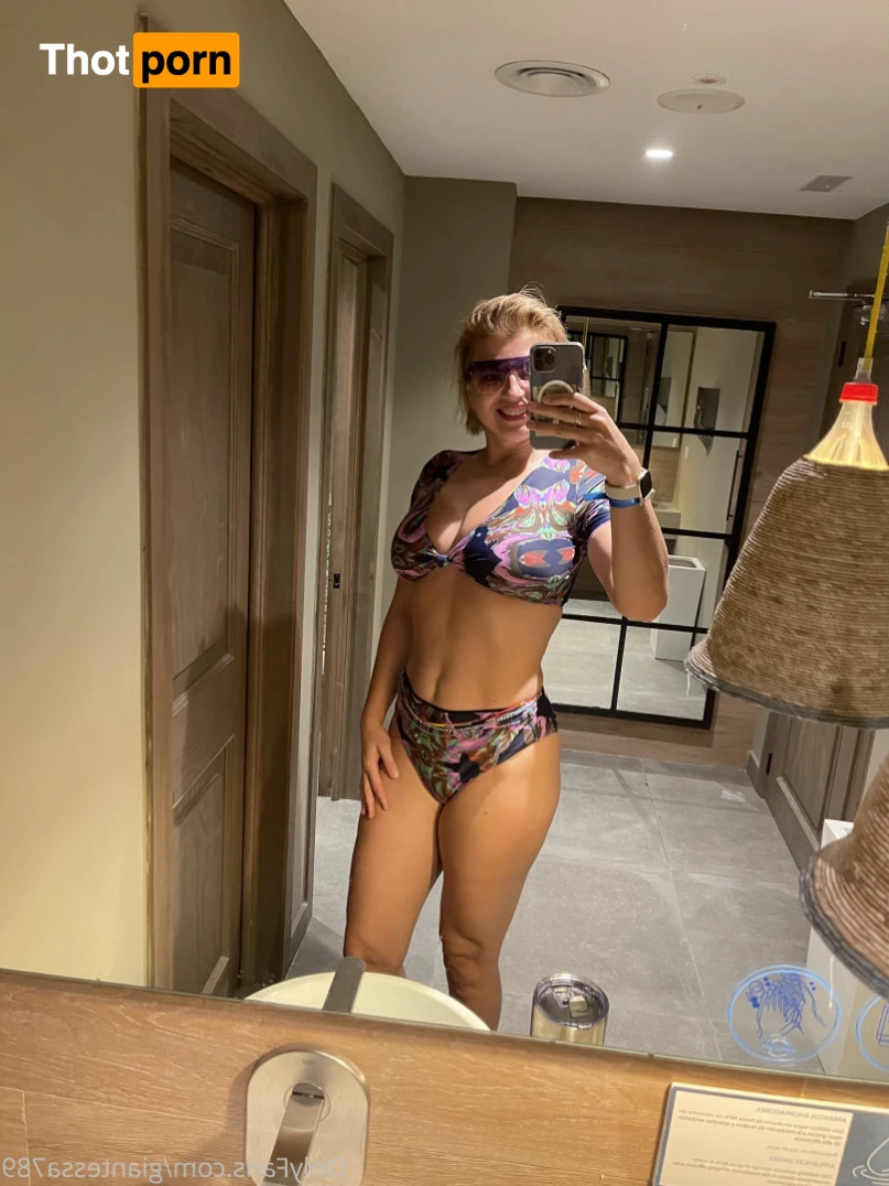 giantessa789 16066543