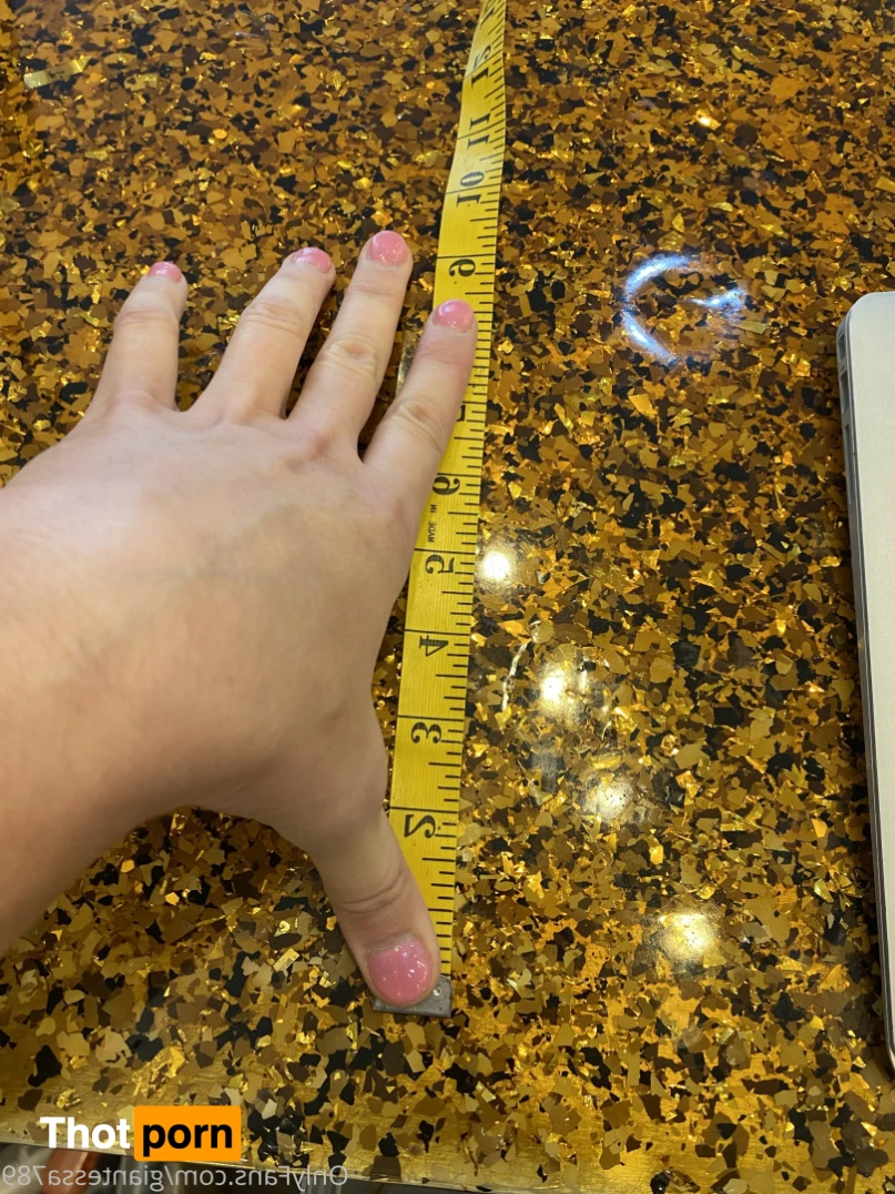 giantessa789 16066796