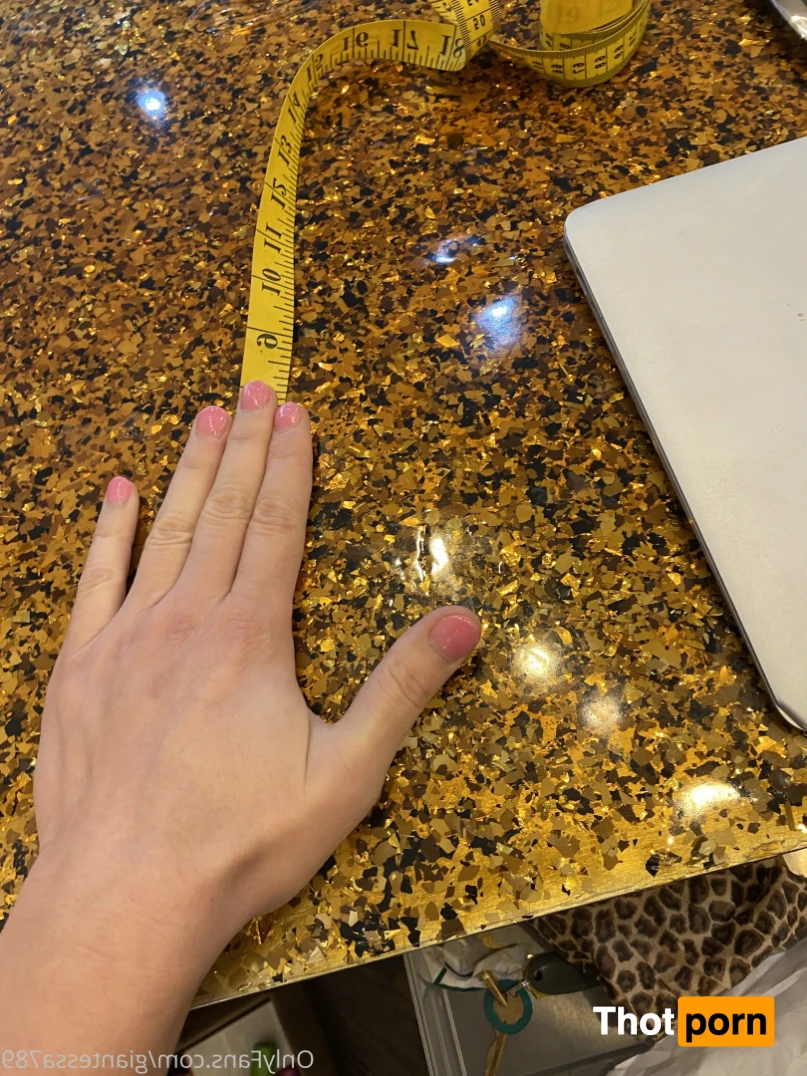 giantessa789 16067064