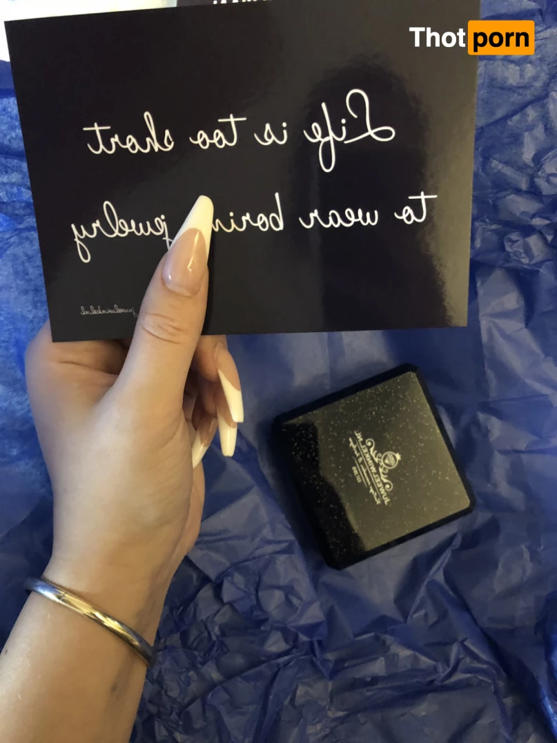 Goddess Amber 8564337