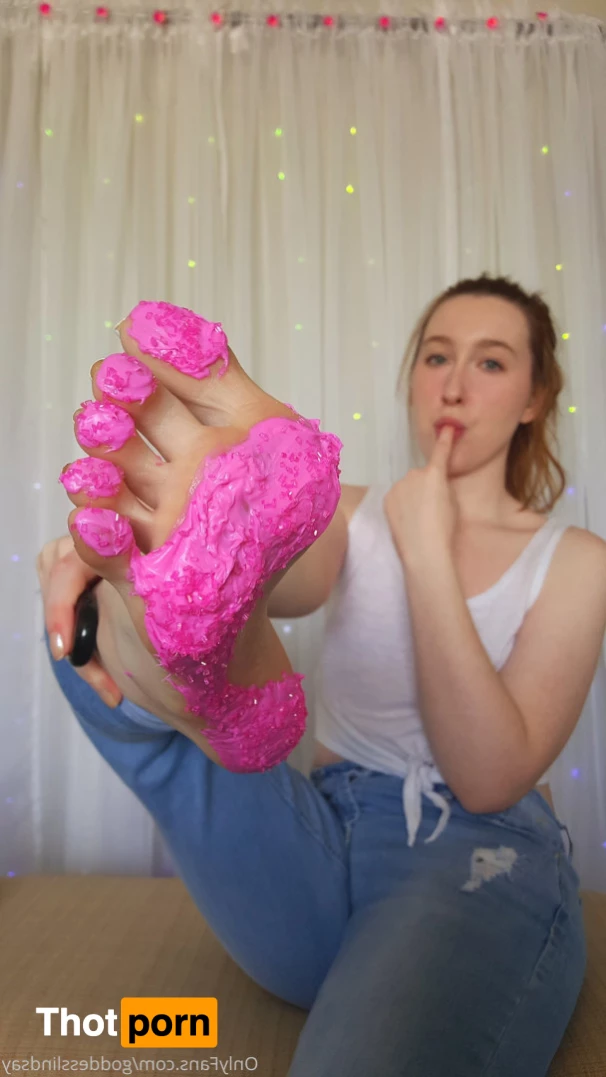 Goddess Lindsay 8755411