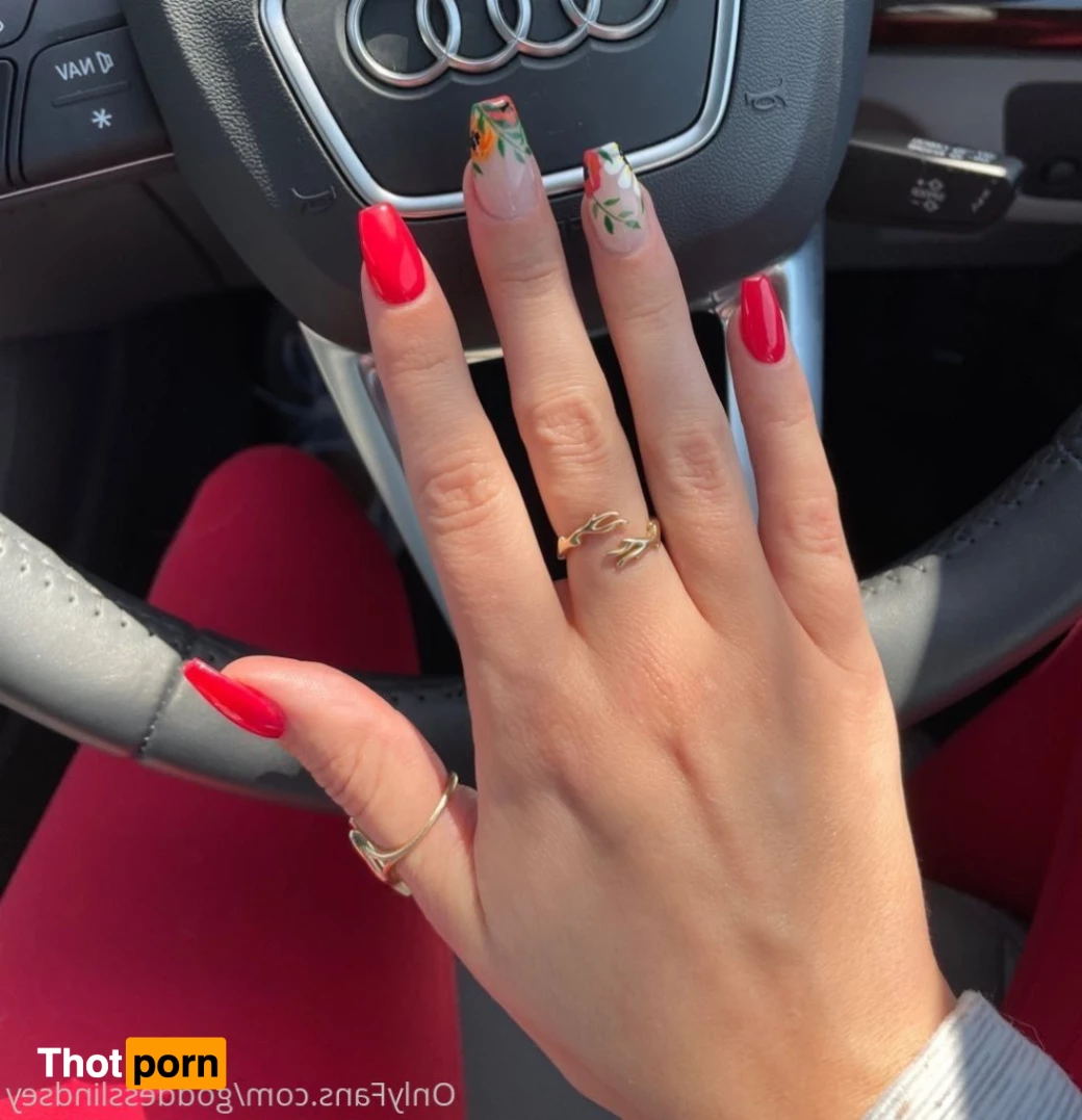 Goddess Lindsey 8575184