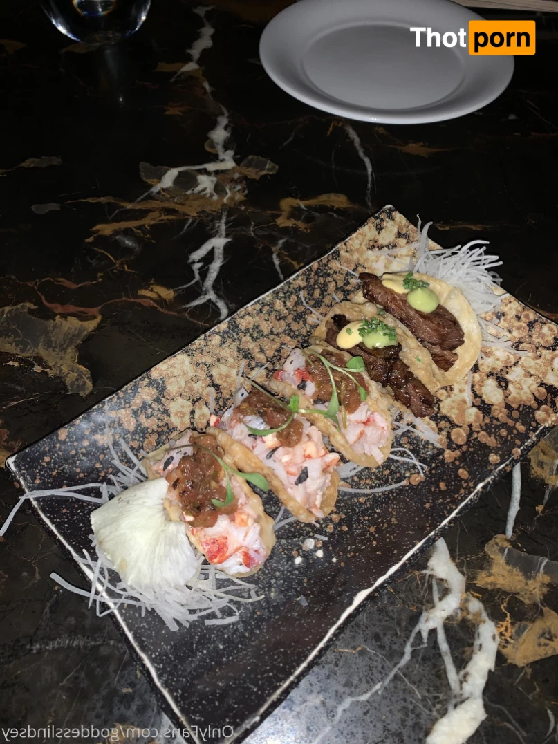 Goddess Lindsey 8575633