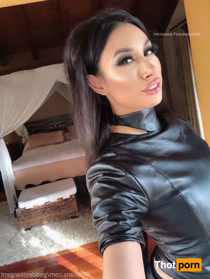 Mistress Tangent 8719736