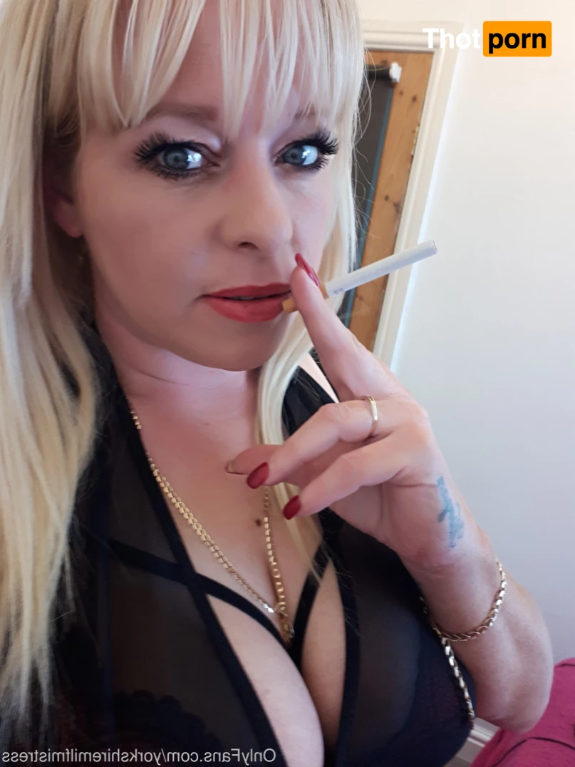 🟢HOT BRITISH 45YR OLD 😈 $3! CAM WITH ME! 10181234