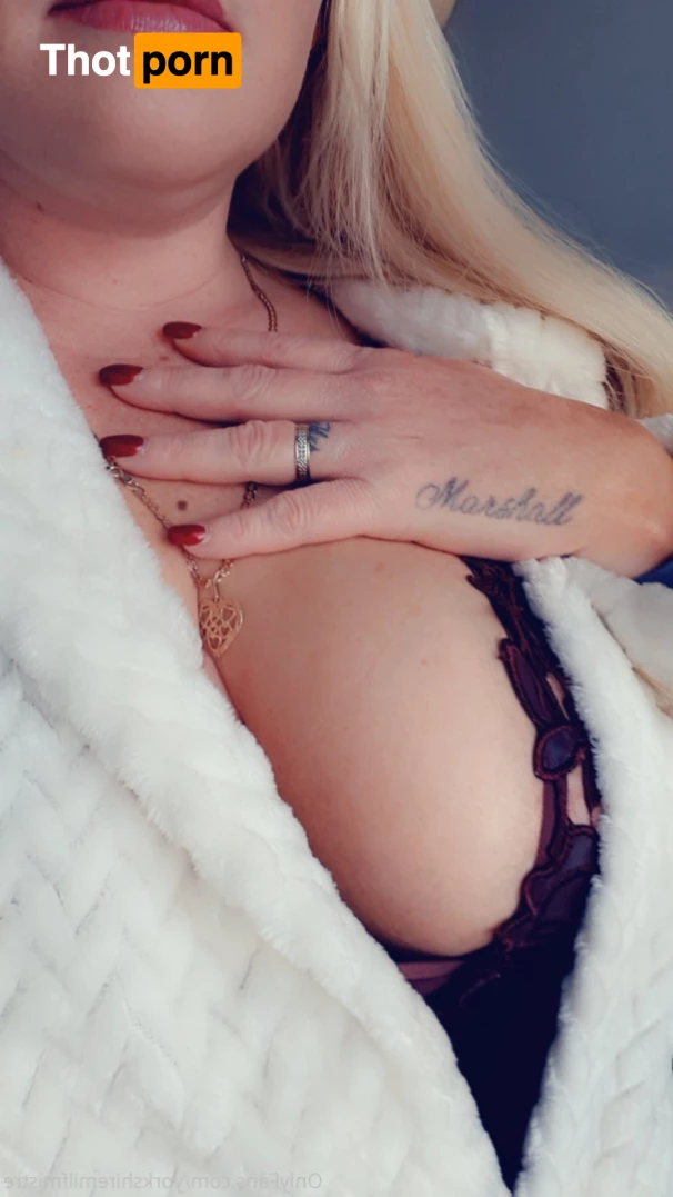 🟢HOT BRITISH 45YR OLD 😈 $3! CAM WITH ME! 10181326