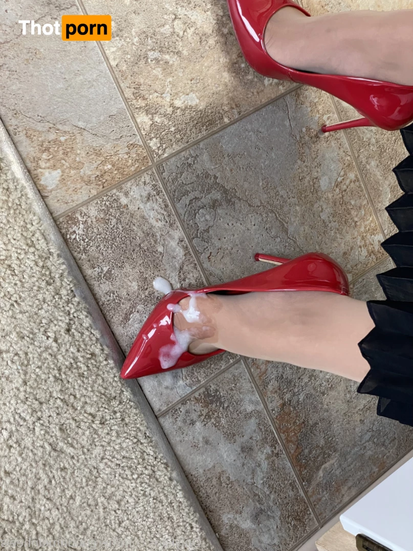 HerGoodTimeInHeels 8778147