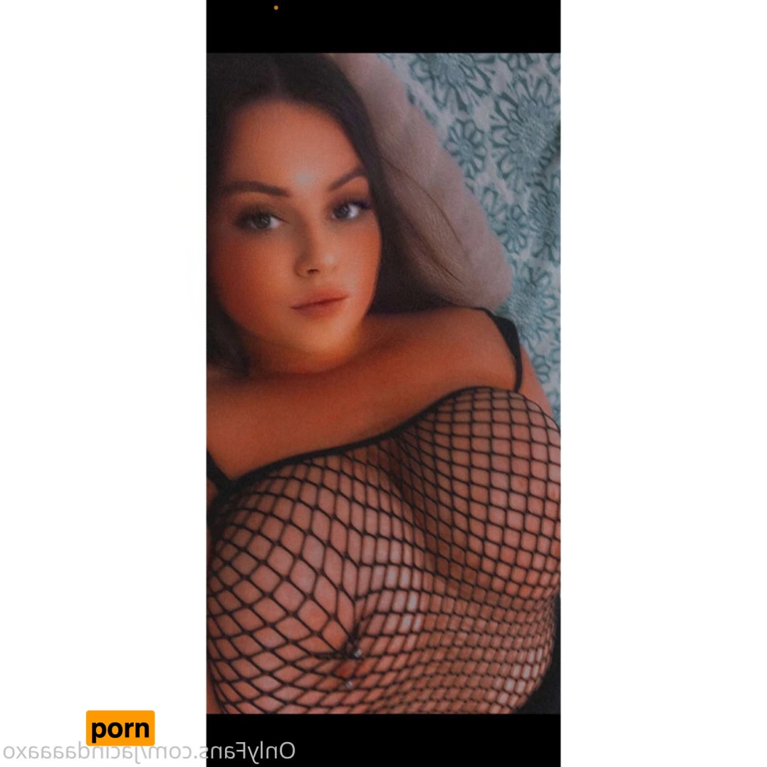 Jacindaa 🤍 15874094