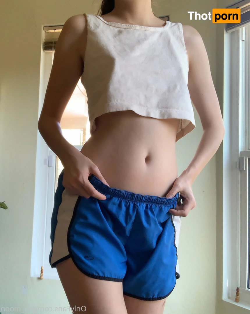 ✨Jen Moon✨ 10212436