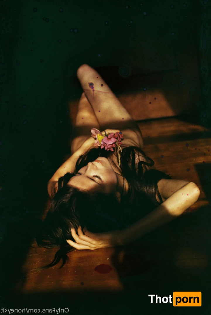 ✨Jen Moon✨ 10212576