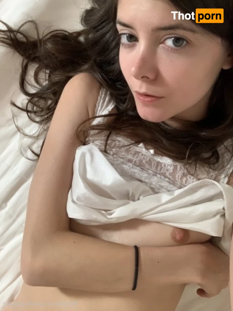 ✨Jen Moon✨ 10212620