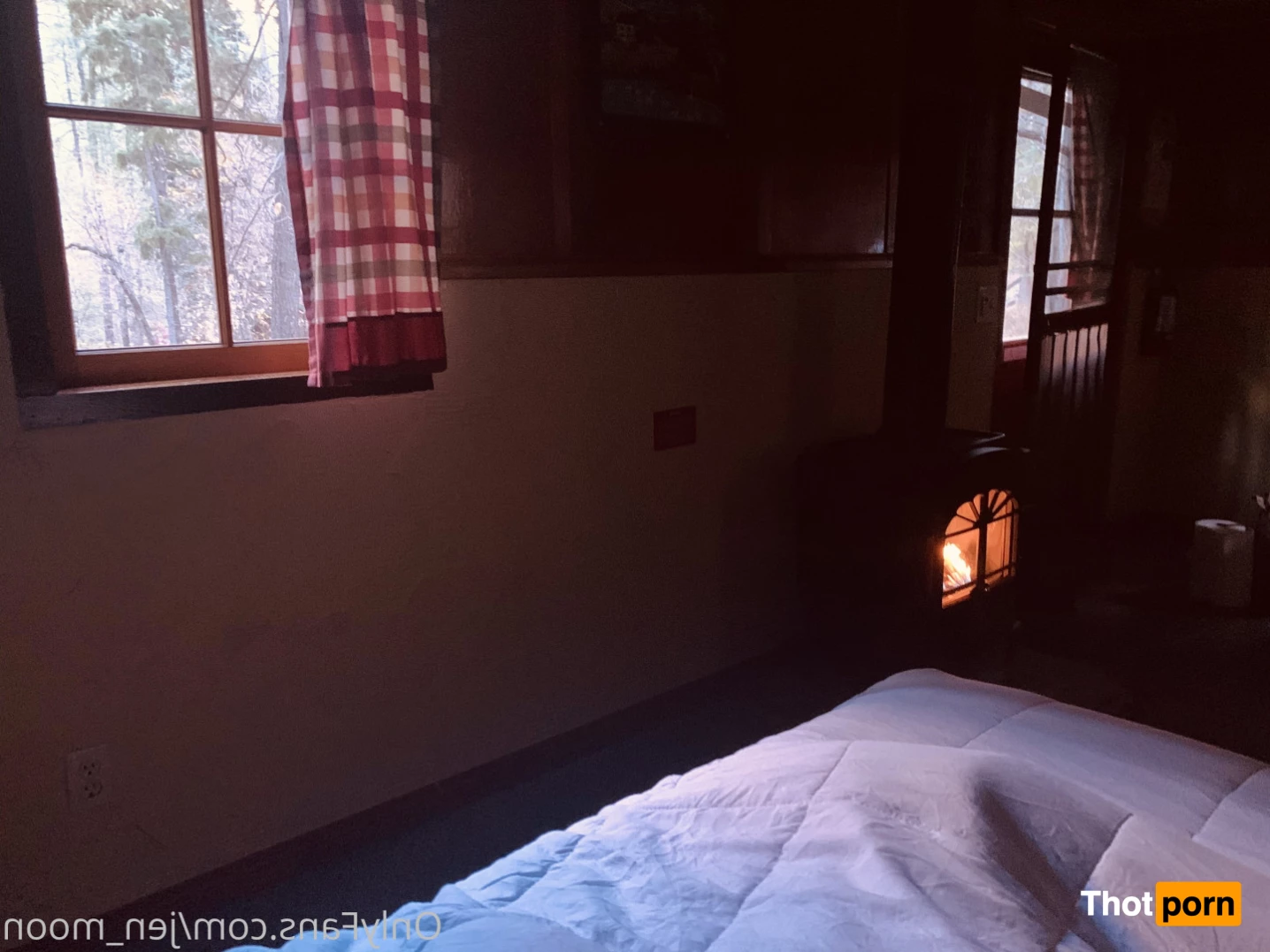 ✨Jen Moon✨ 10212776