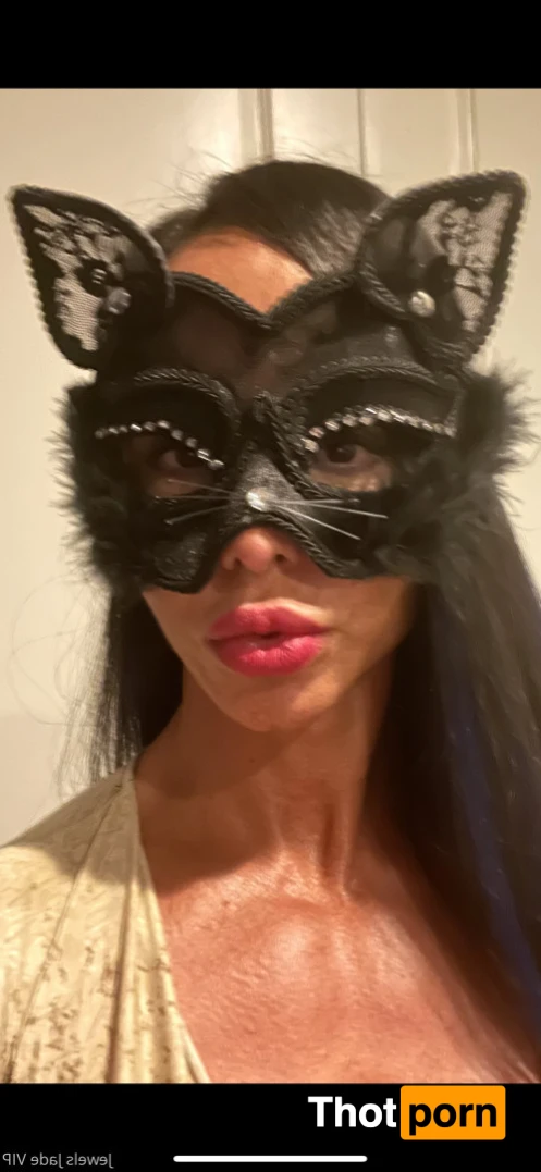 Jewels Jade 15813834