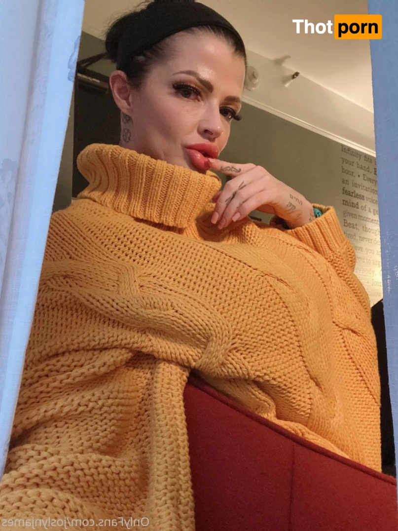 Joslyn James 8759740