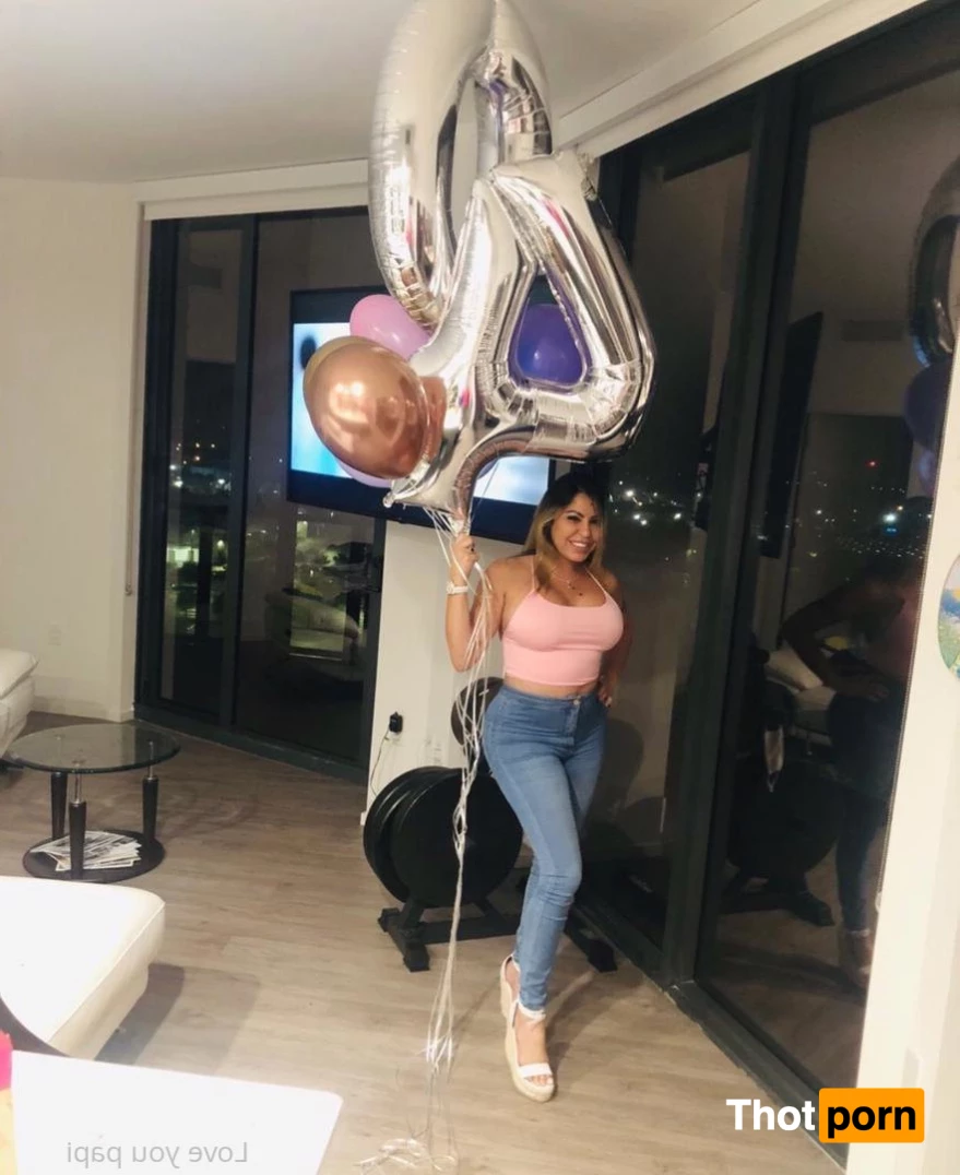 Julianna vega 8570098