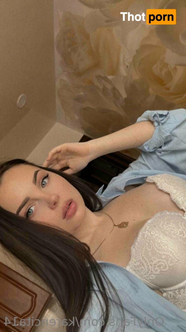Karencita 😈 15624045