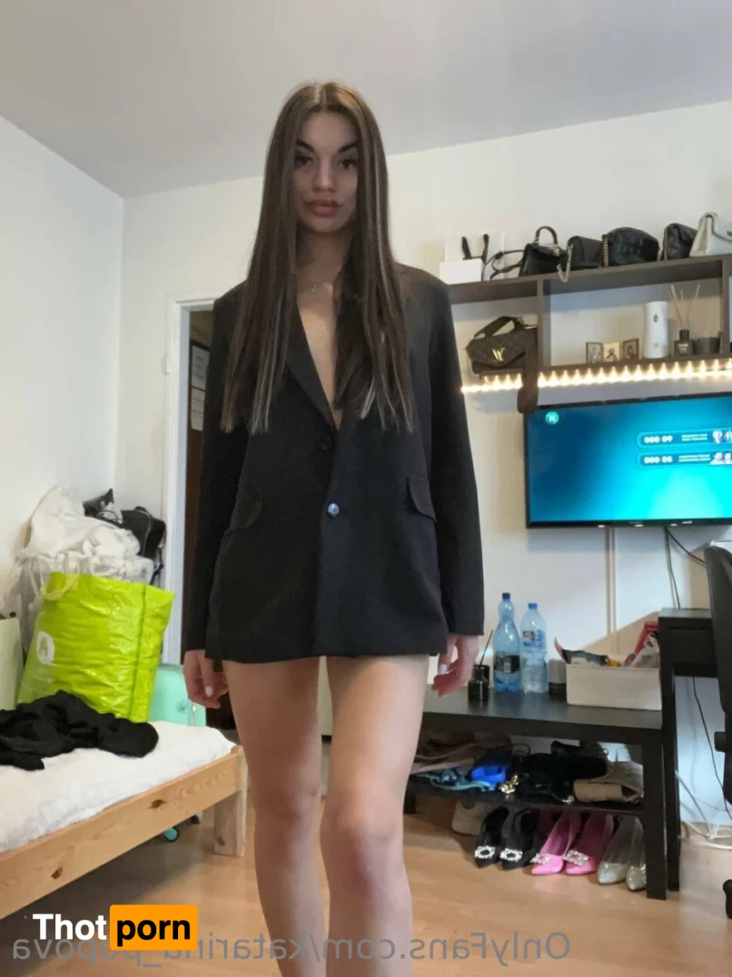 Katarina Popova 8419178