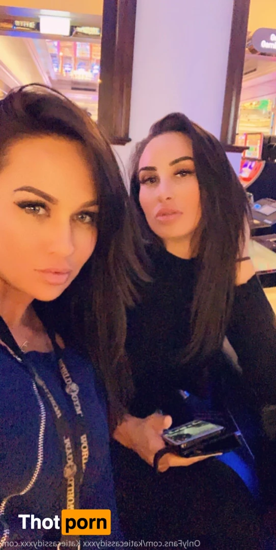 Katie Cassidy 8456932