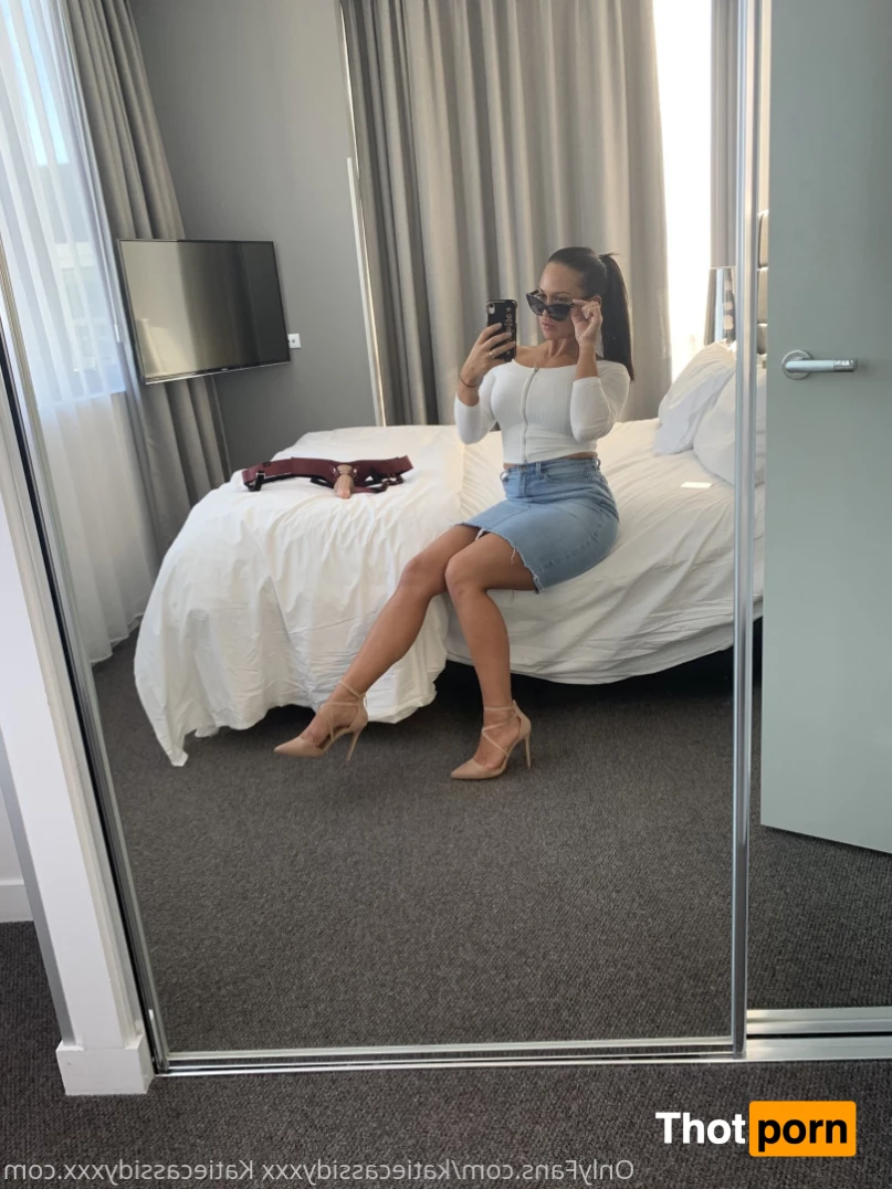 Katie Cassidy 8457128