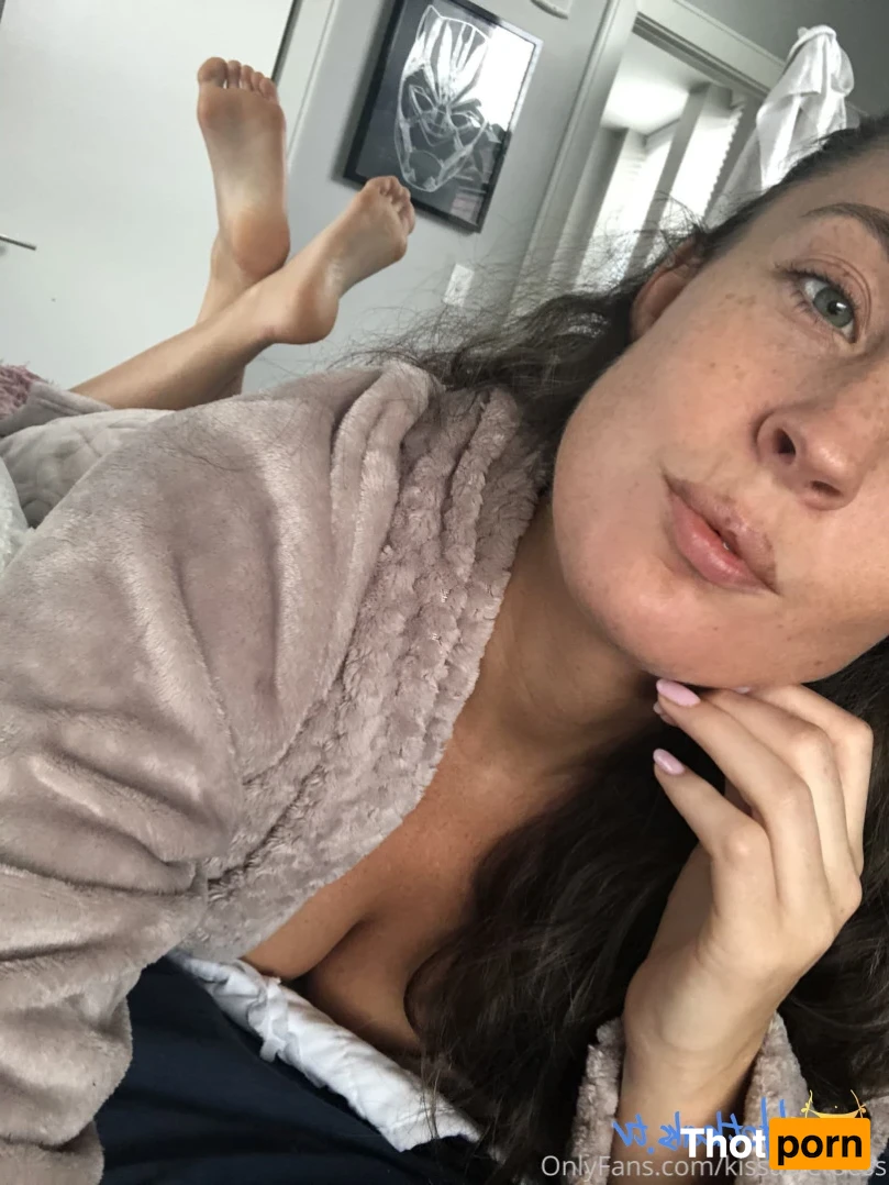 Kissable Toes 16553179