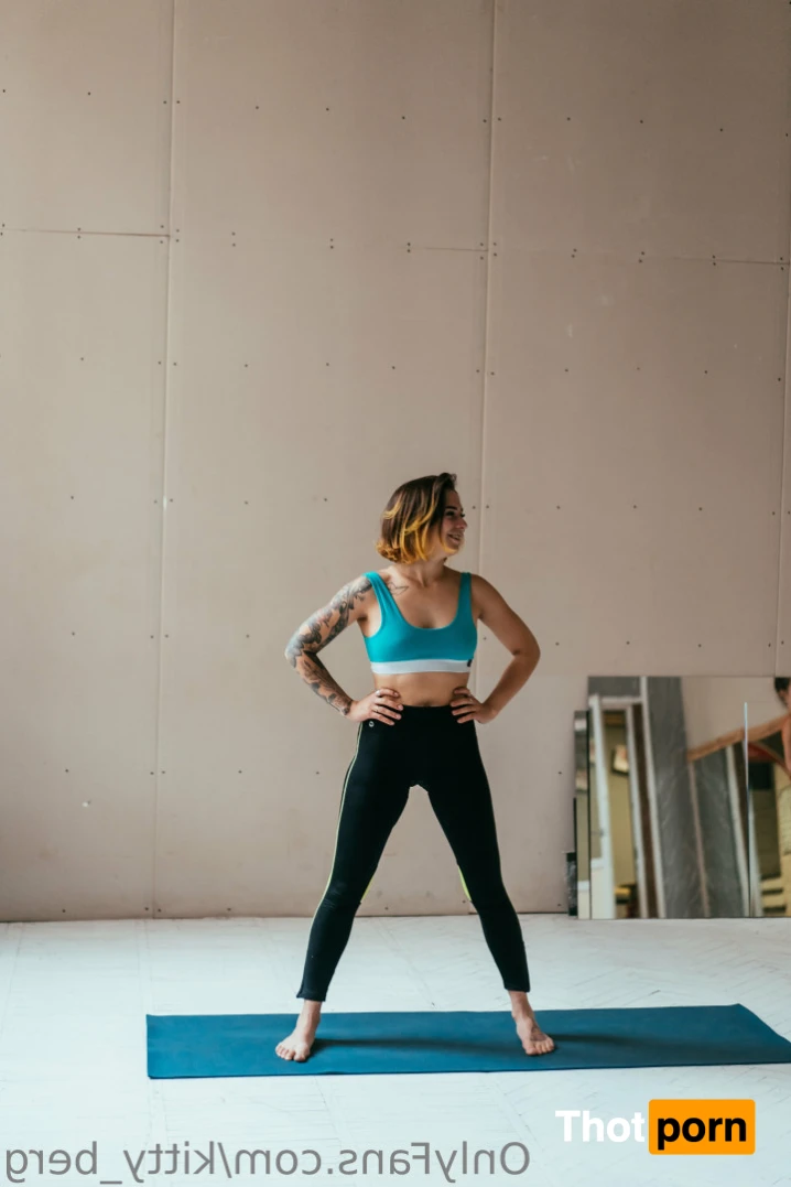 Kitty Berg 🏔1st nude climber 15337465