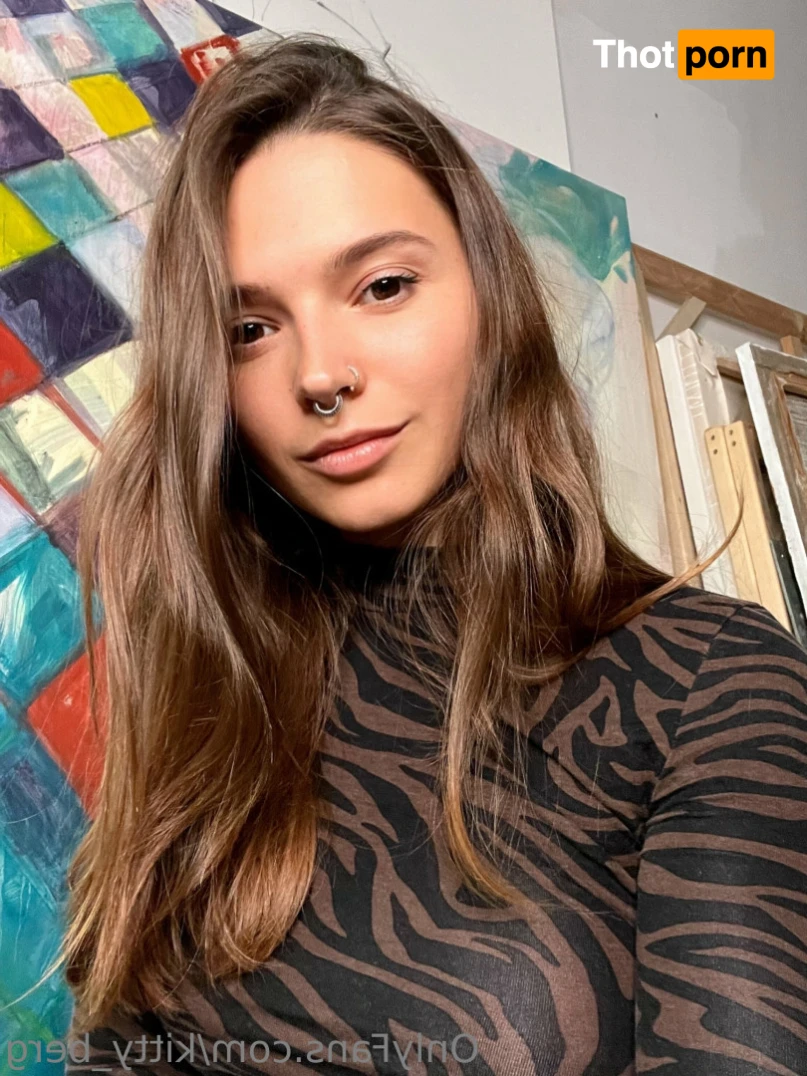 Kitty Berg 🏔1st nude climber 15337612