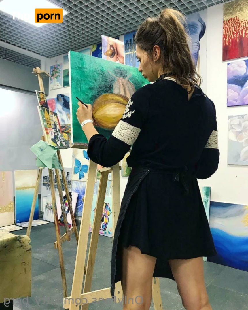 Kitty Berg 🏔1st nude climber 15337871