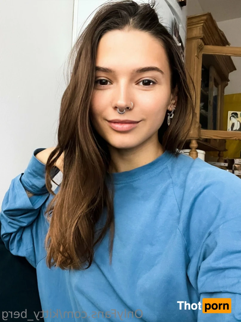 Kitty Berg 🏔1st nude climber 15338139