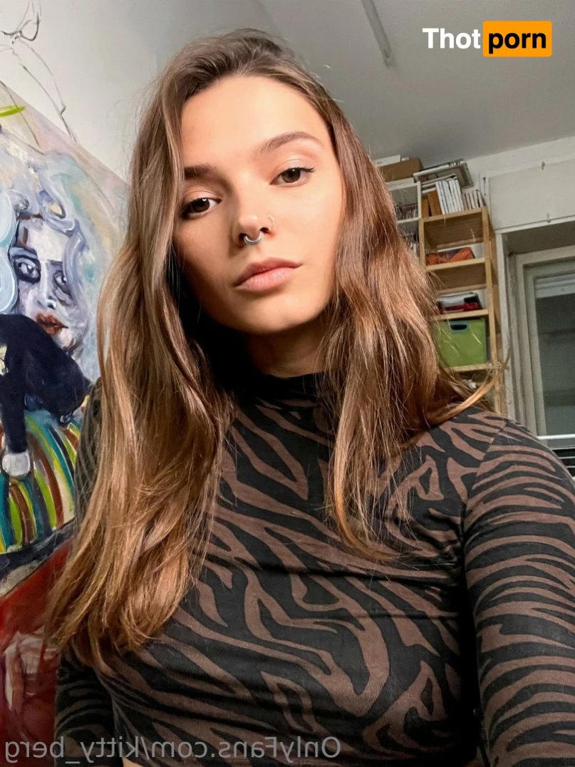 Kitty Berg 🏔1st nude climber 15338247