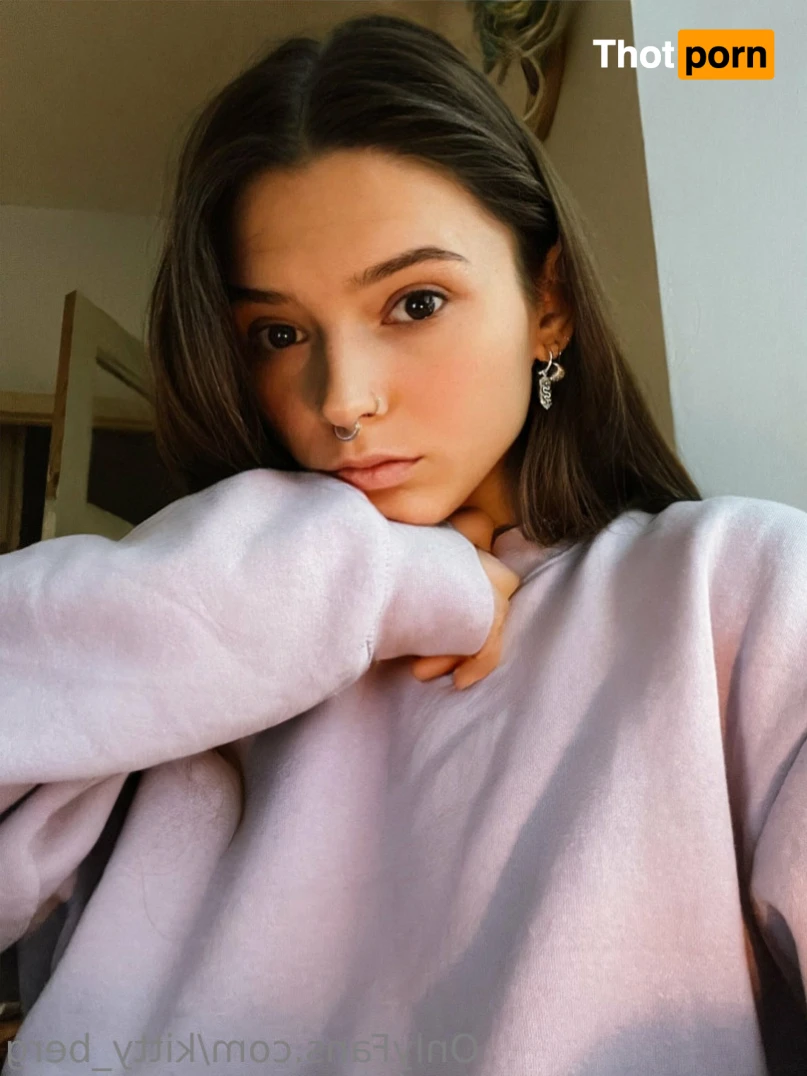 Kitty Berg 🏔1st nude climber 15338475