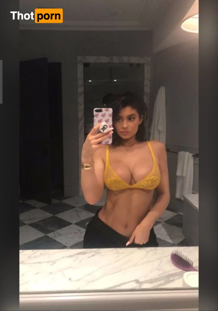 kyliejenner.2 8613794