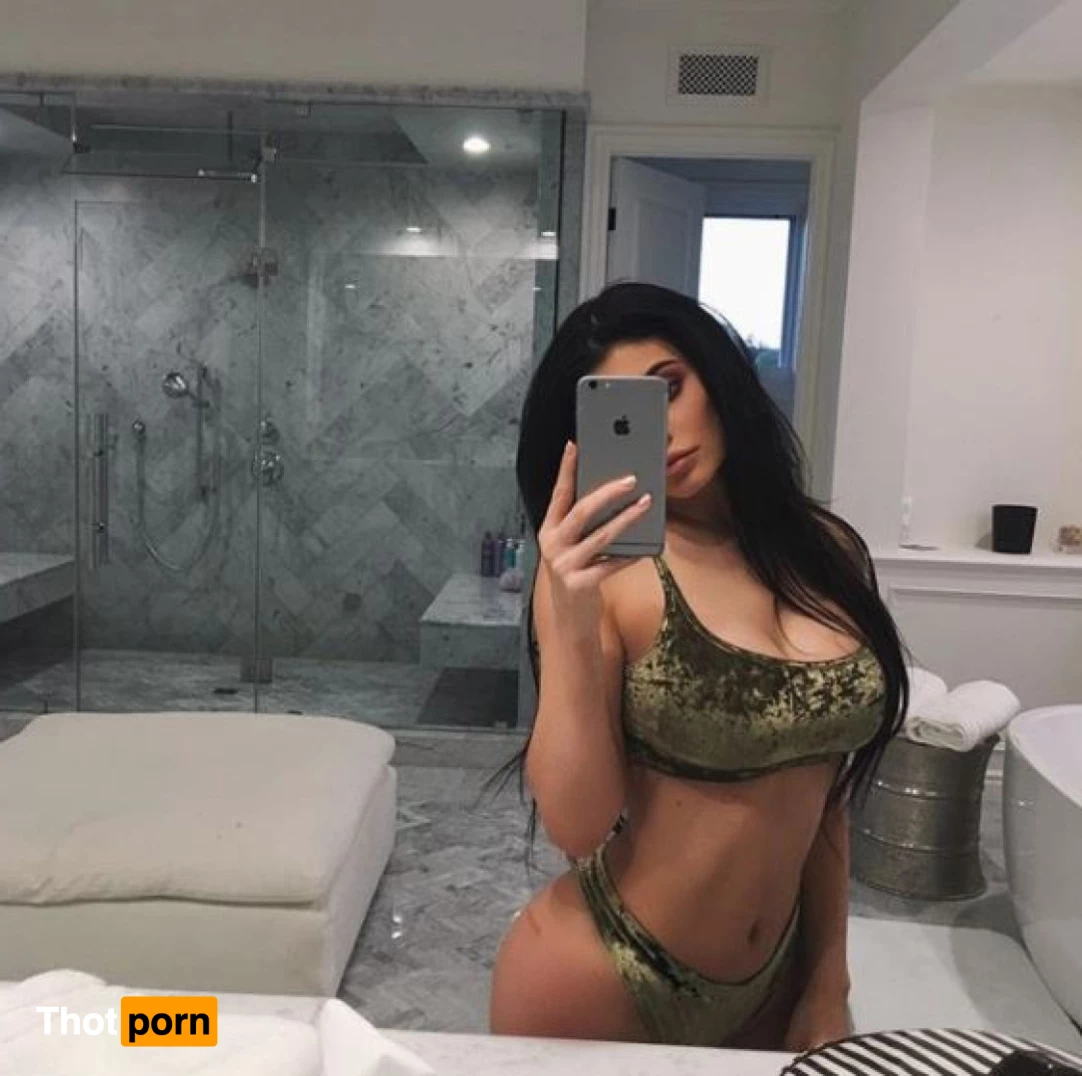 kyliejenner.2 8613866