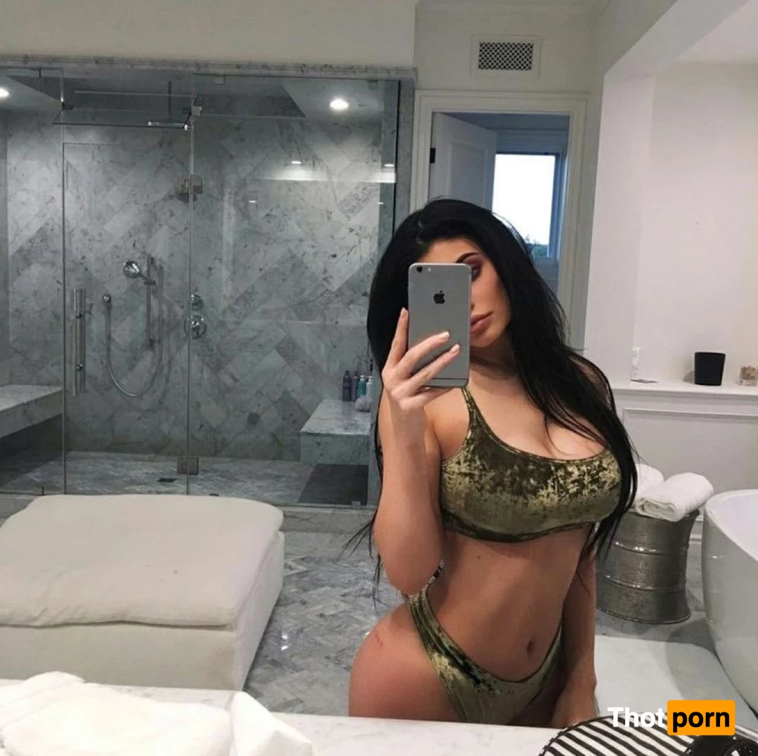 kyliejenner.2 8613975