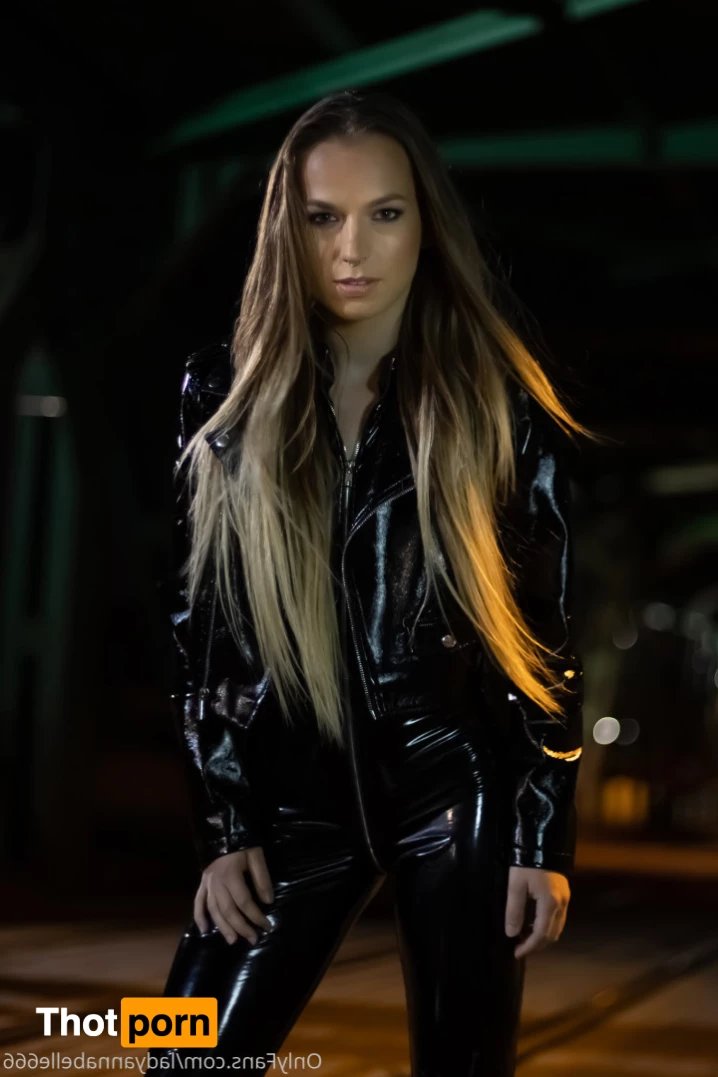 Lady Annabelle 10051336