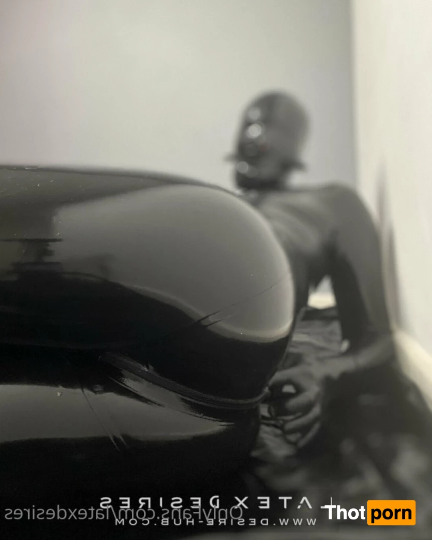 Latex Desires 8562701