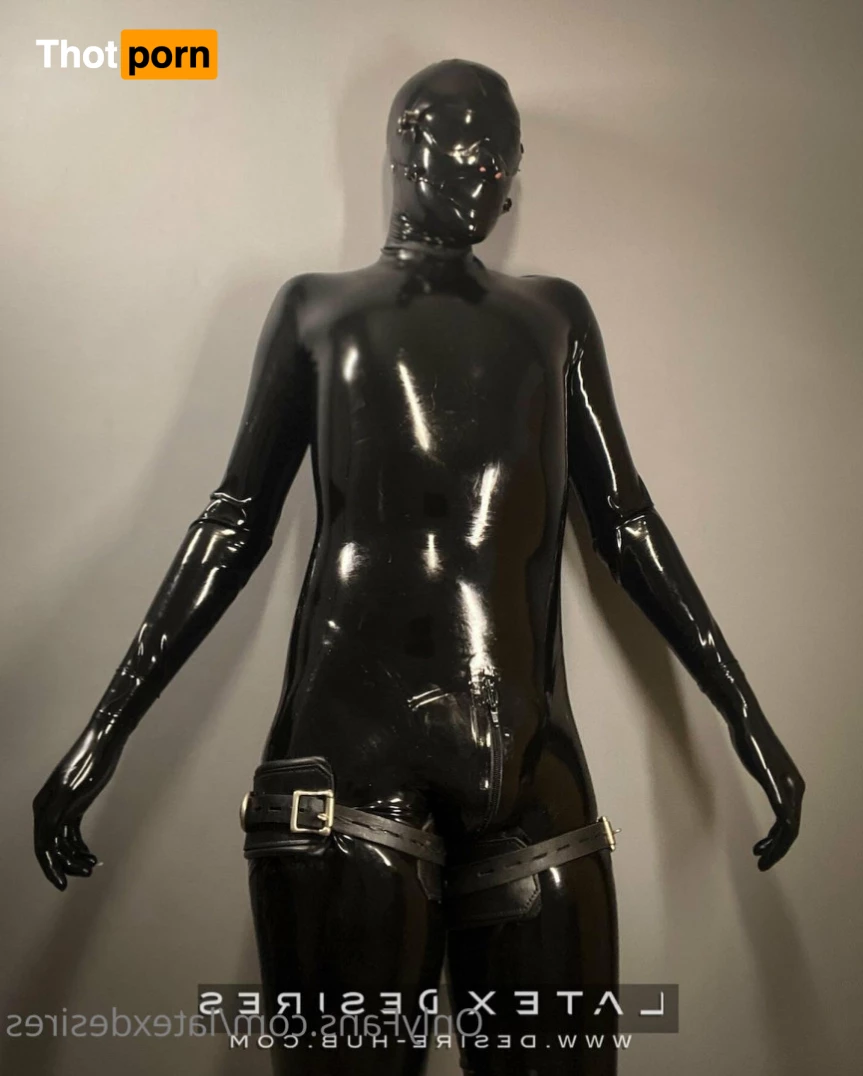 Latex Desires 8562828