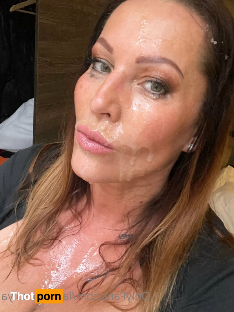 LauraOrsolyaXXX 15245537