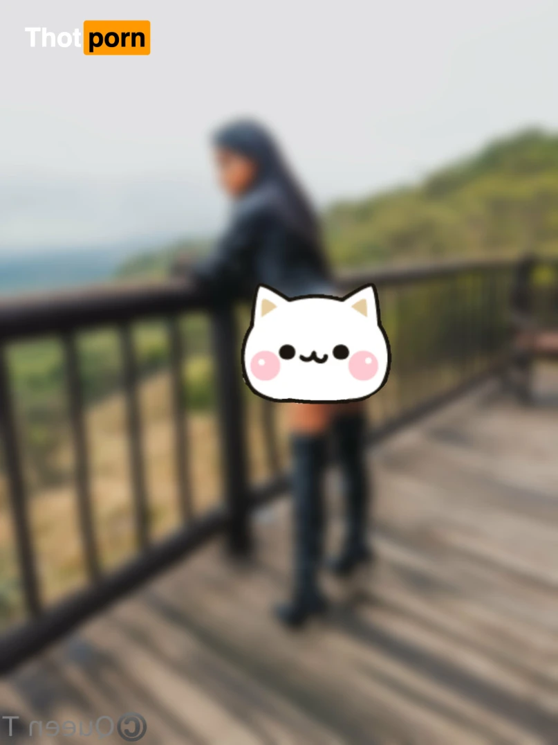 Queen Trish 15205908