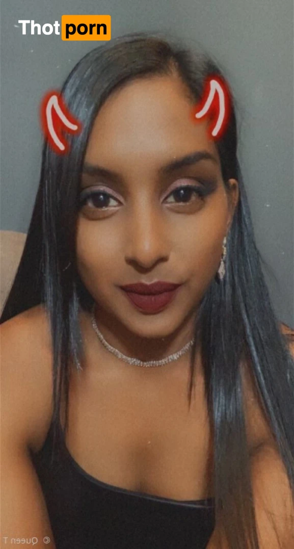 Queen Trish 15205974