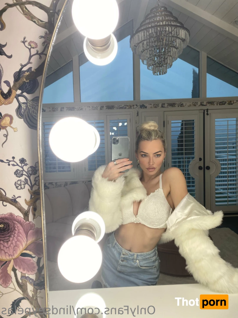 Lindsey Pelas 11524782