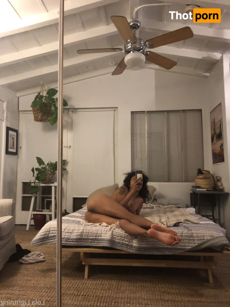 lola lightning 8281437