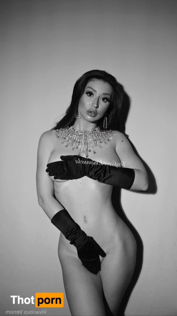 Vivacious Venom 🌹 9979568